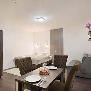 4* Ξενοδοχείο με διαμερίσματα Paulay Downtown